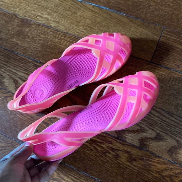 CROCS Shoes - Crocs Huarache Fuchsia & Grapefruit Cross Strap Sandals SIZE J5